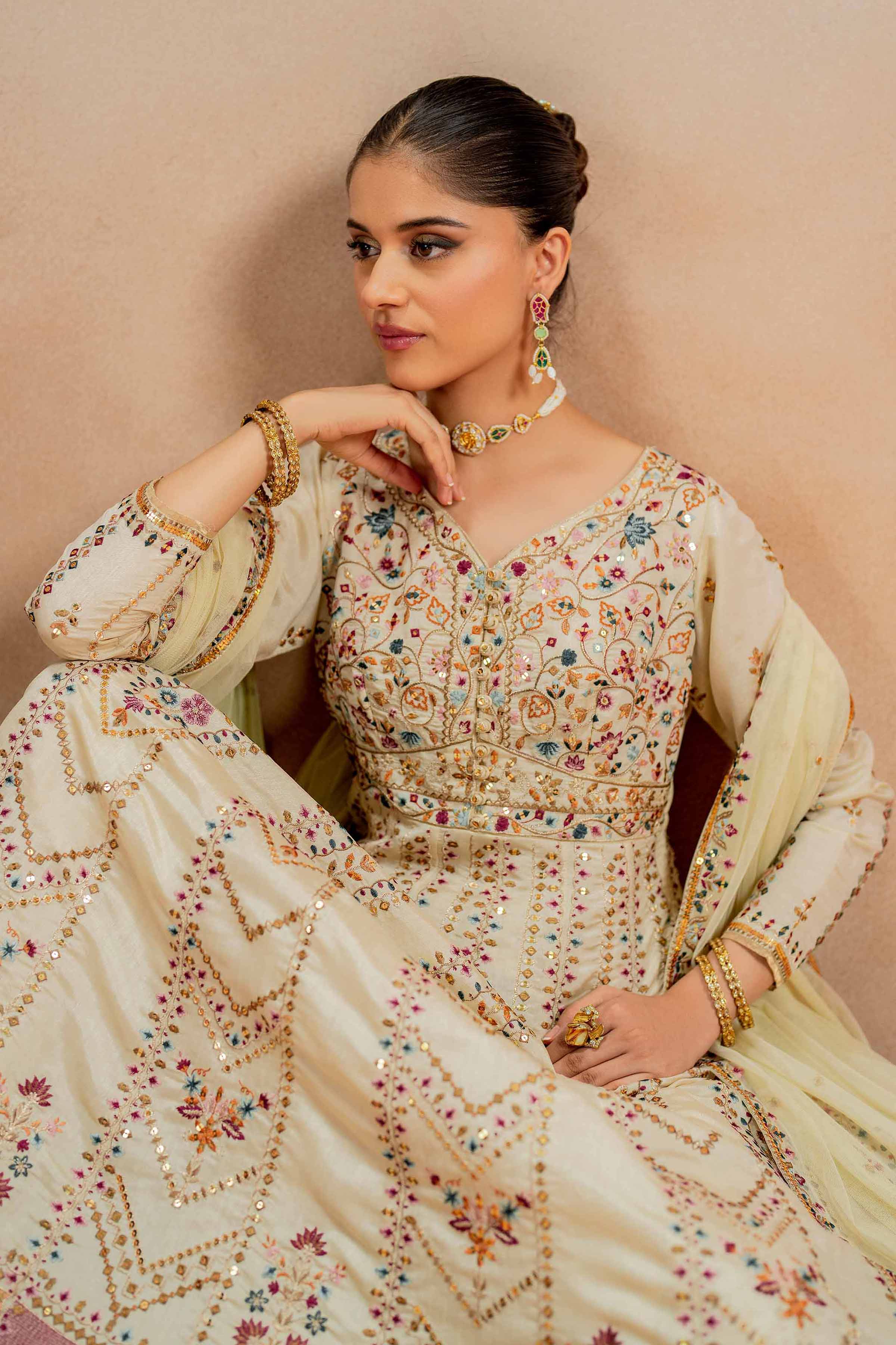 2 Piece - Embroidered Suit - 42308028