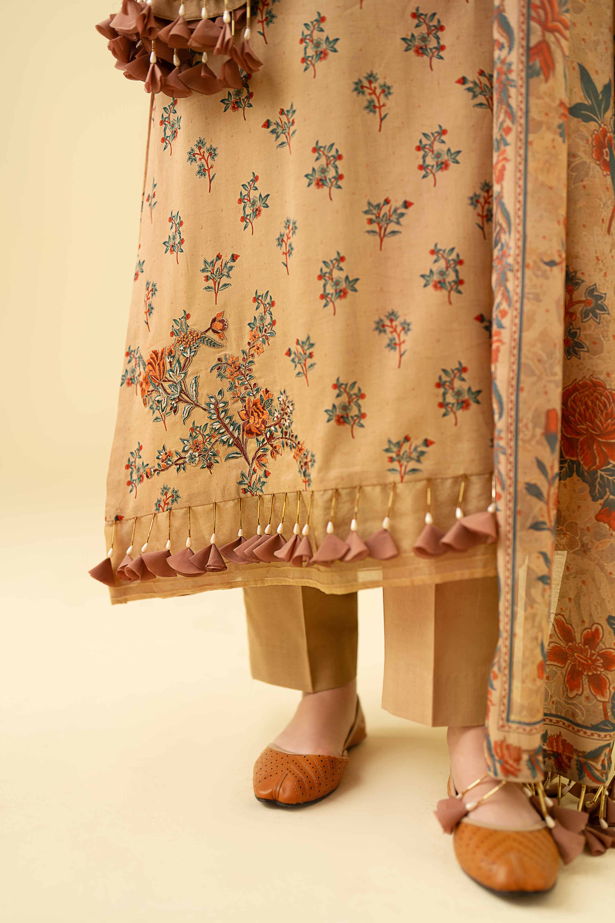 2 Piece - Printed Embroidered Suit - 42401574