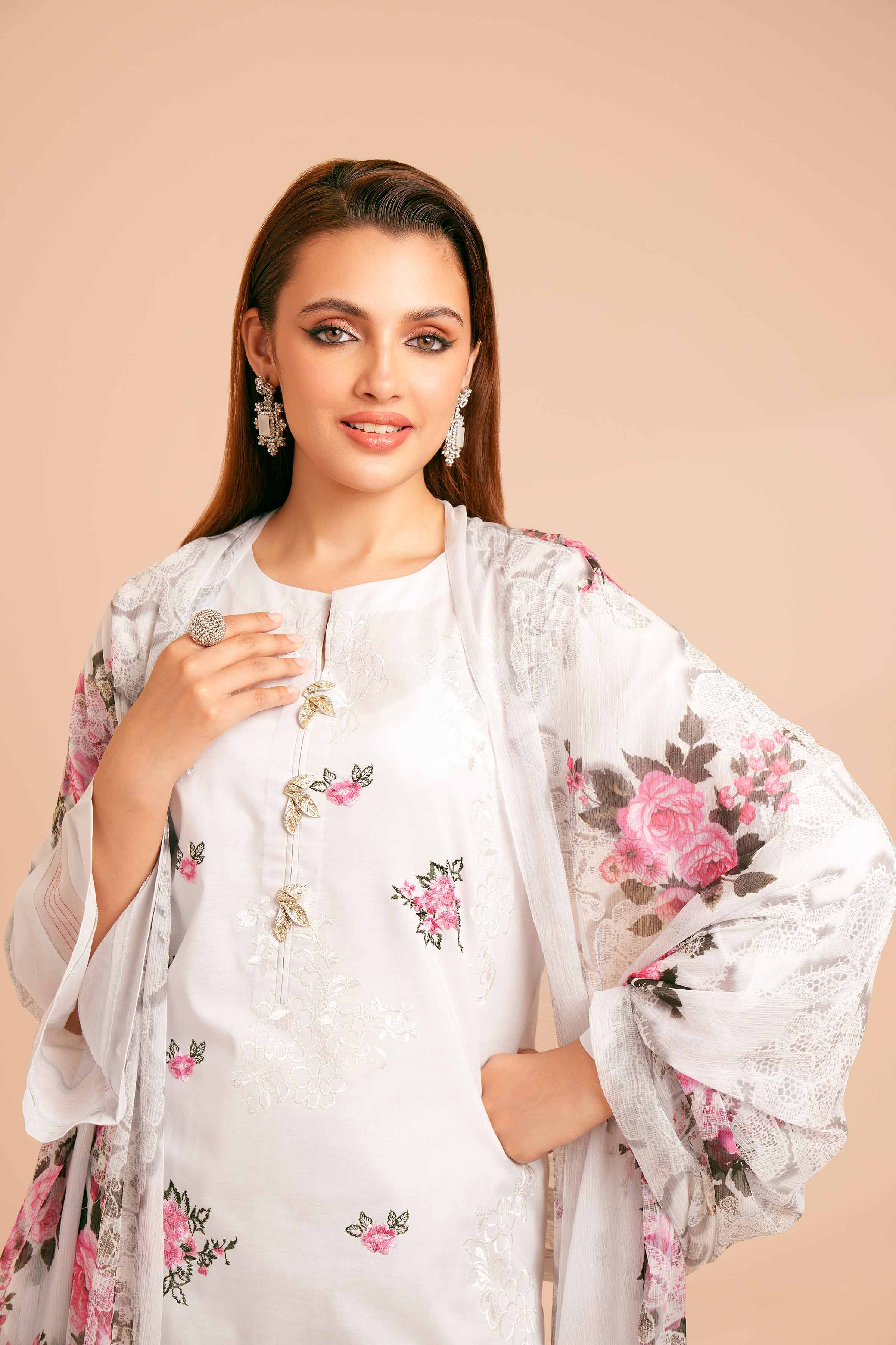 3 Piece - Embroidered Suit - 42401688