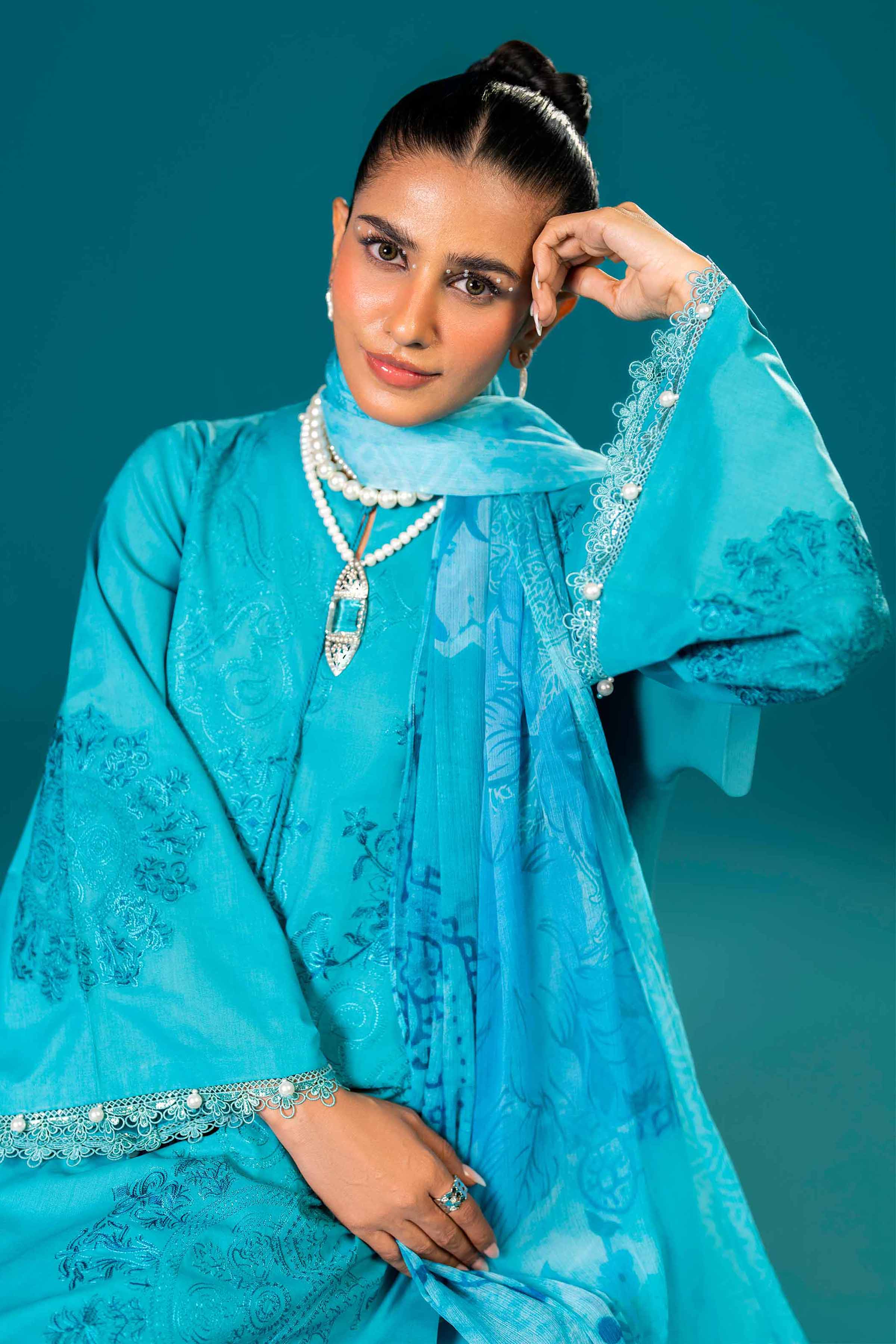 3 Piece - Embroidered Suit - 42401690