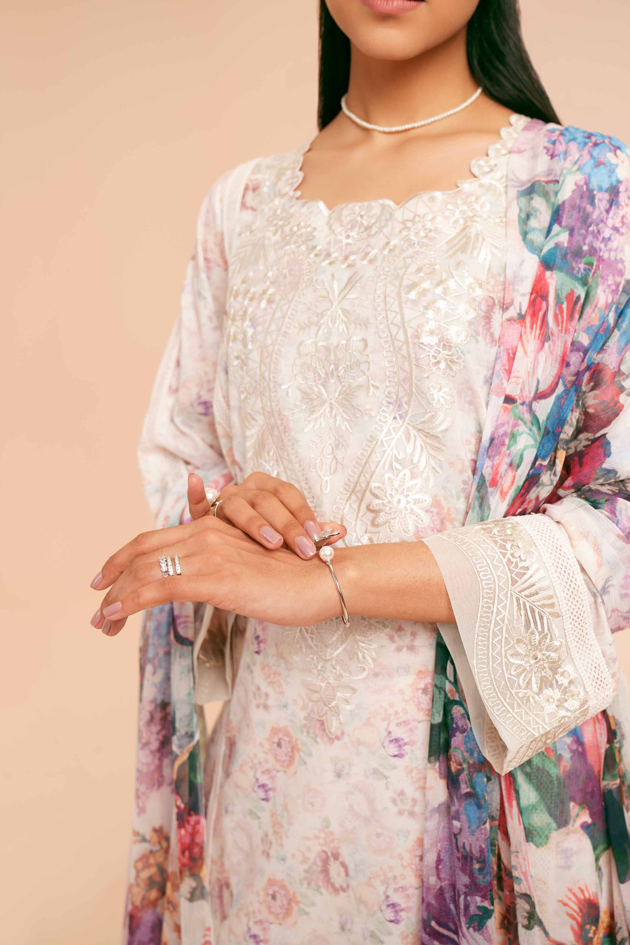 2 Piece - Printed Embroidered Suit - 42401768