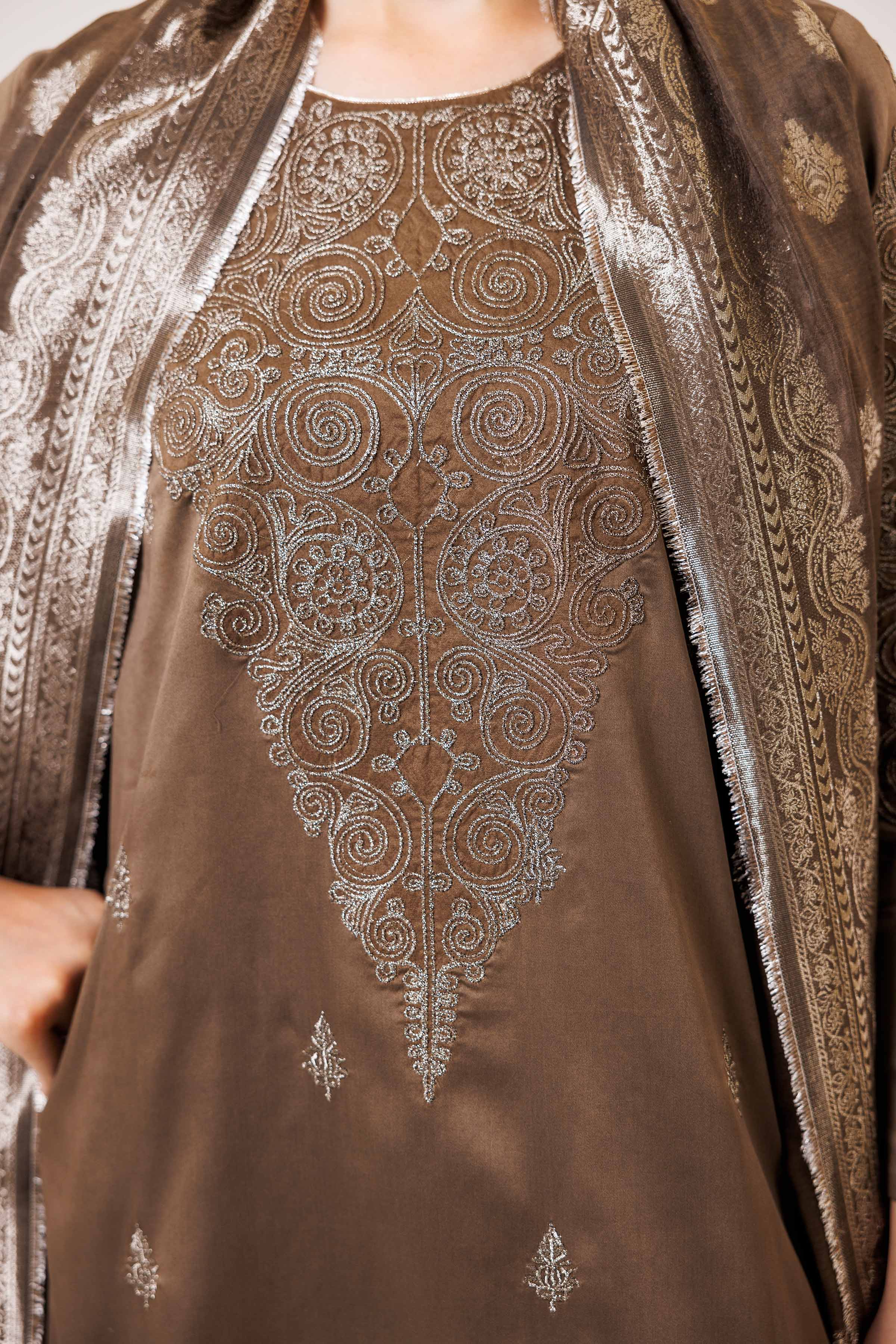 3 Piece - Embroidered Suit - 42401795