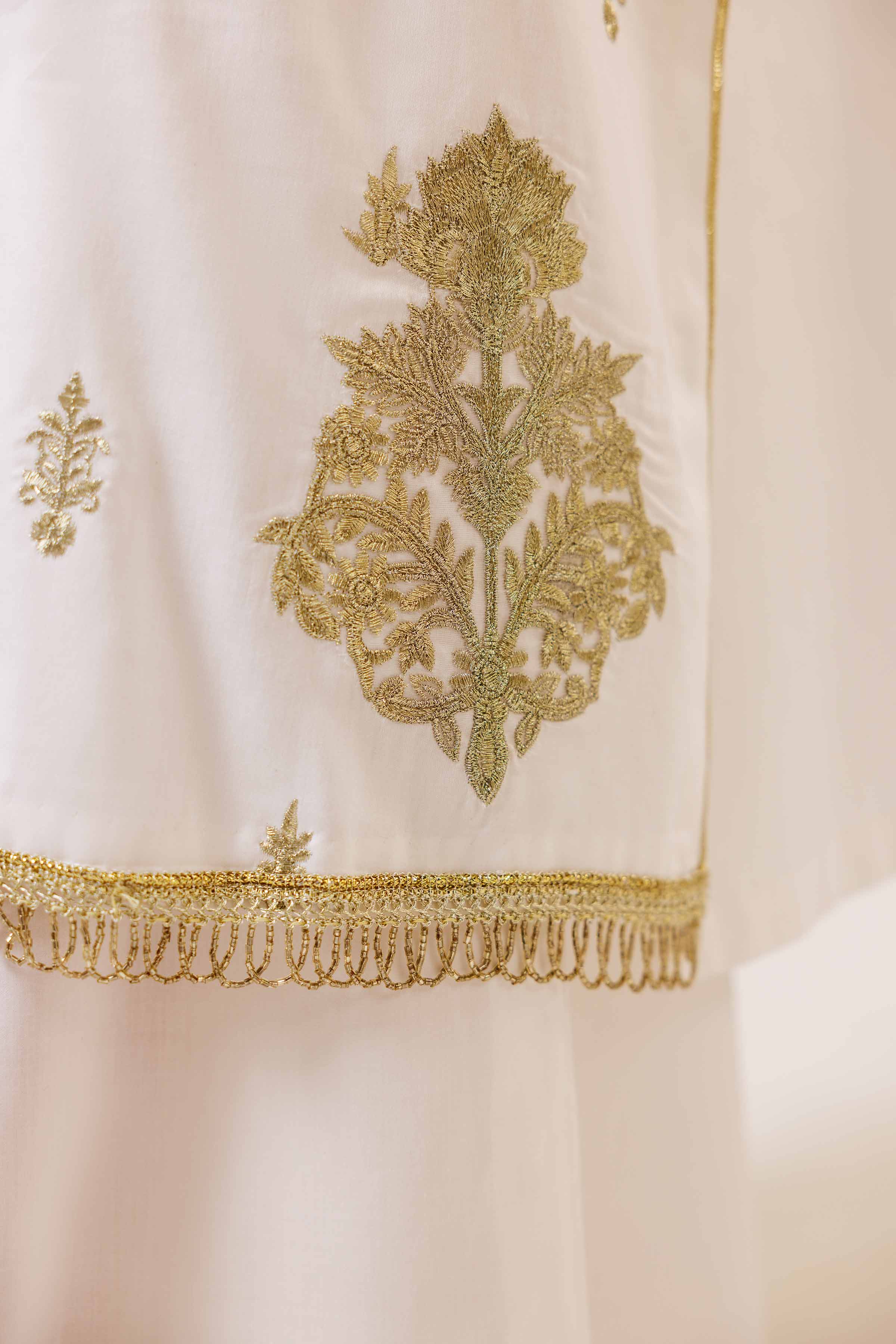 3 Piece - Embroidered Suit - 42401800