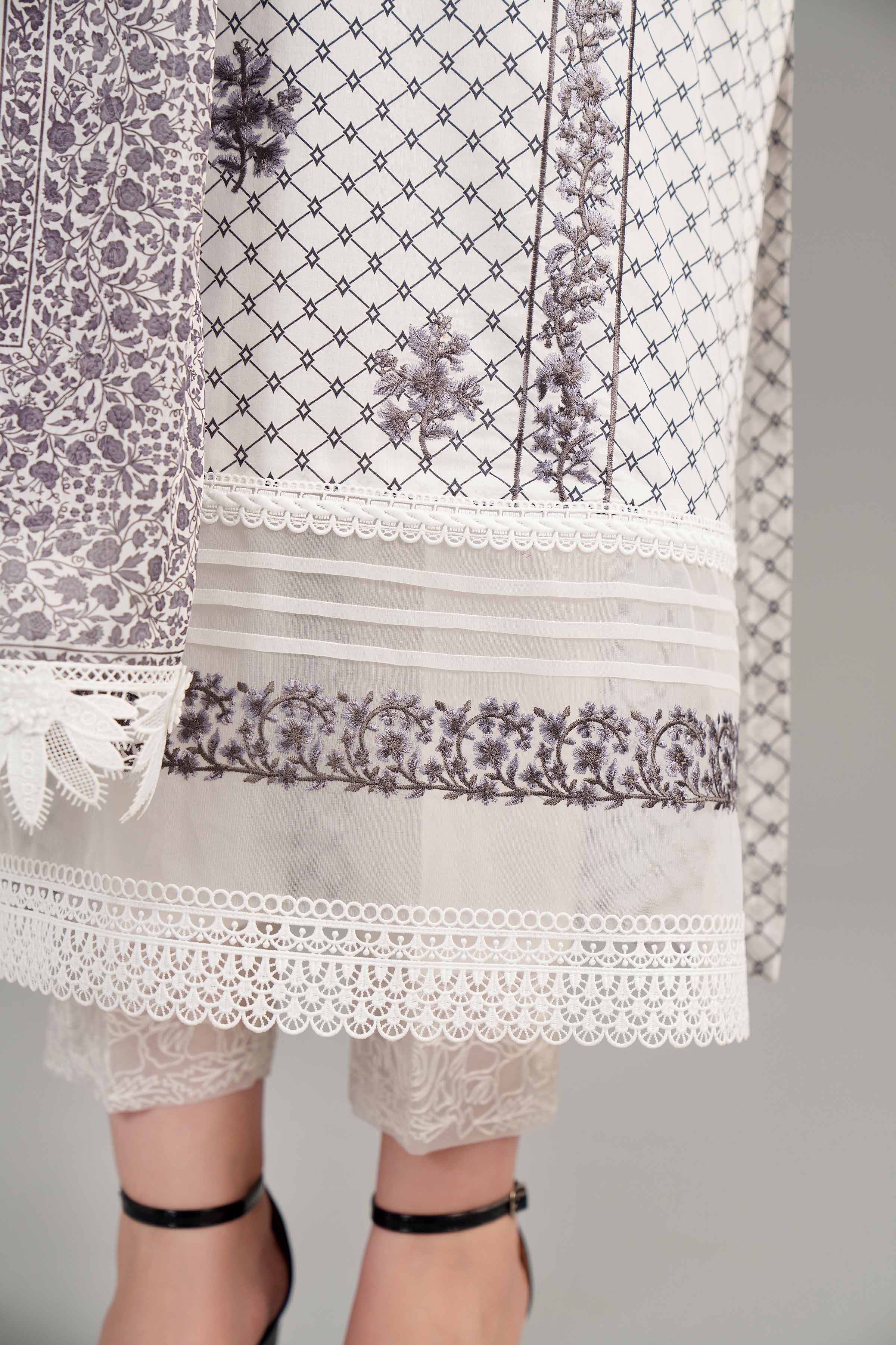 2 Piece - Printed Embroidered Suit - 42401951