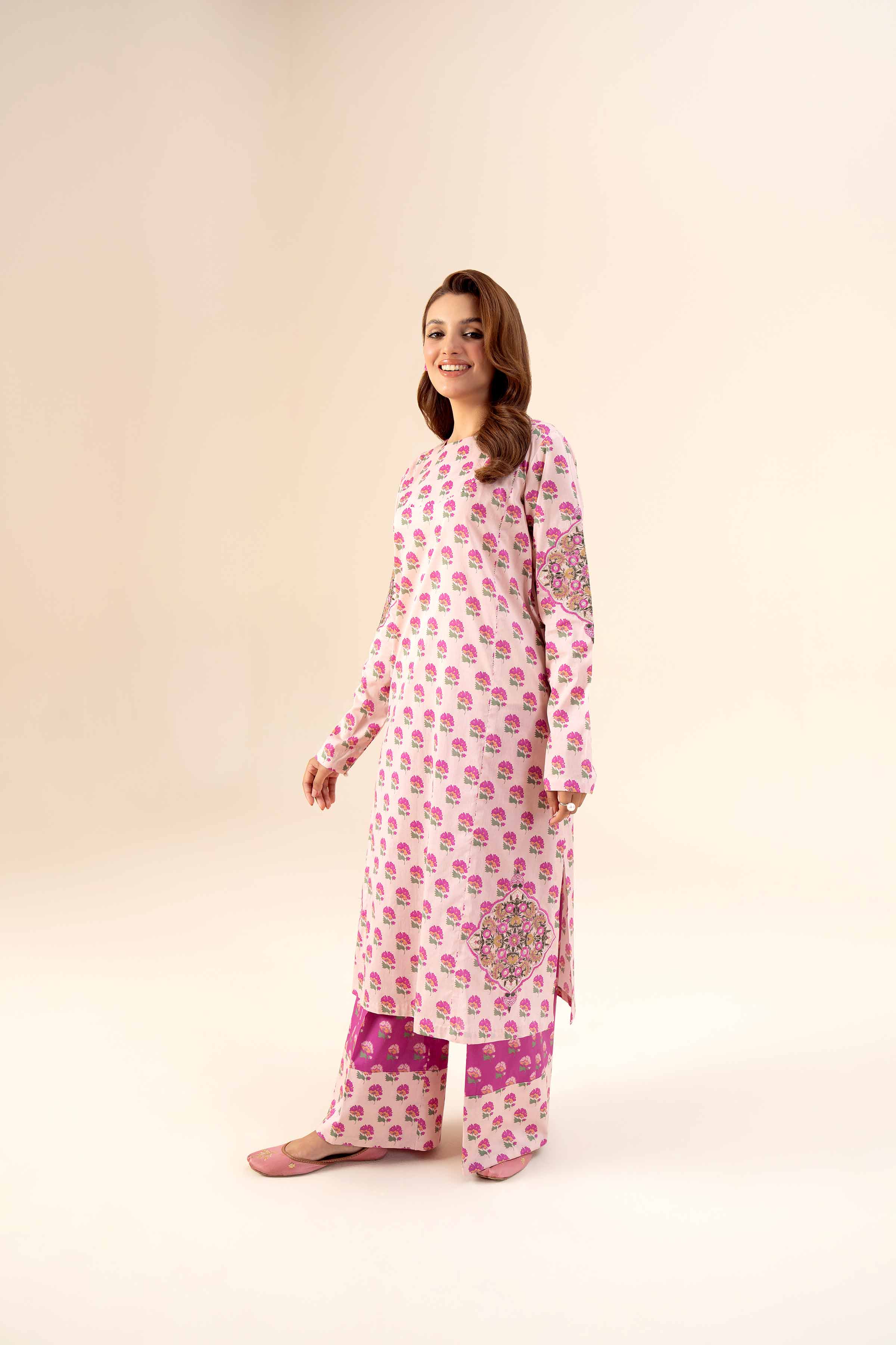 2 Piece - Printed Embroidered Suit - 42402080