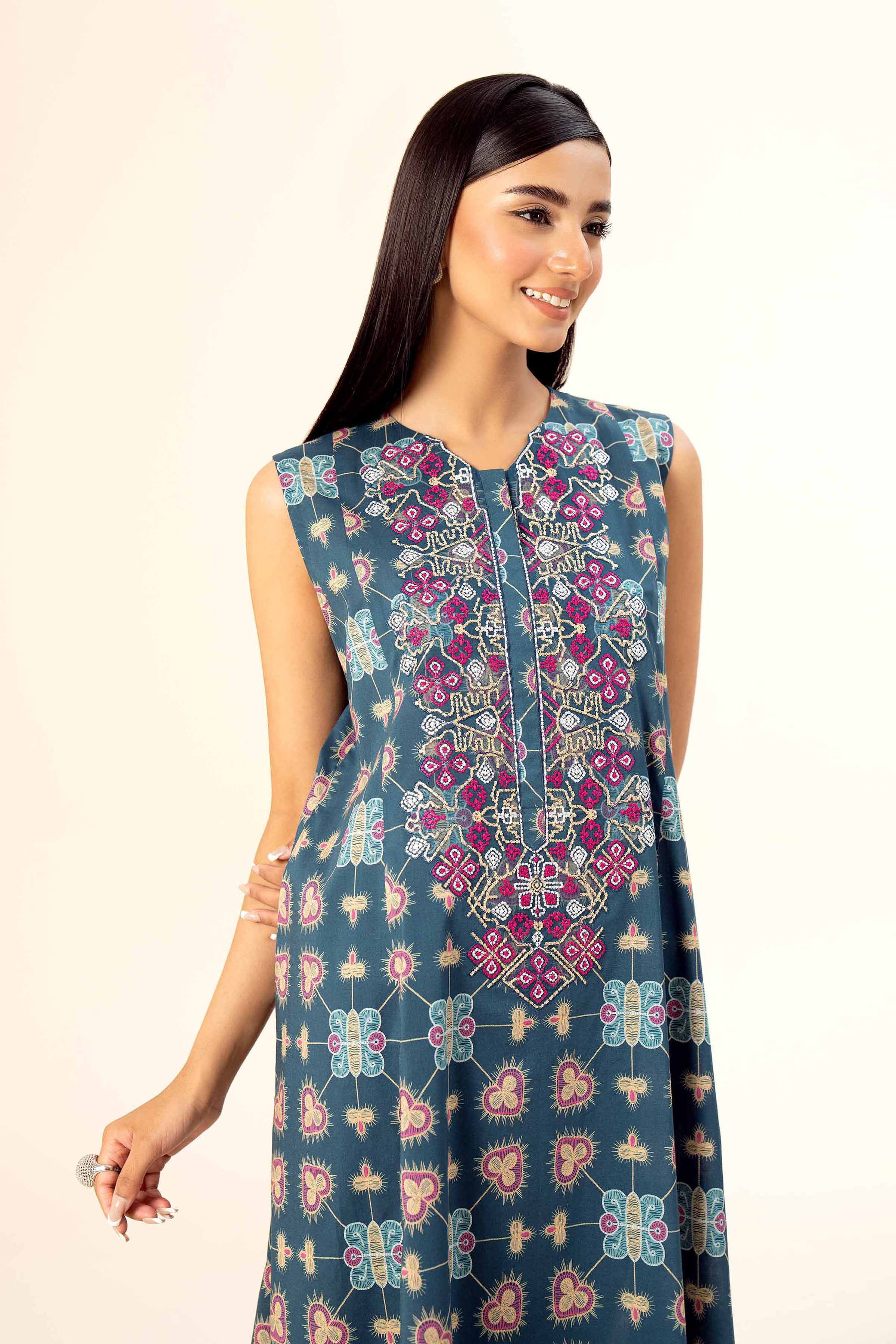 2 Piece - Printed Embroidered Suit - 42402082