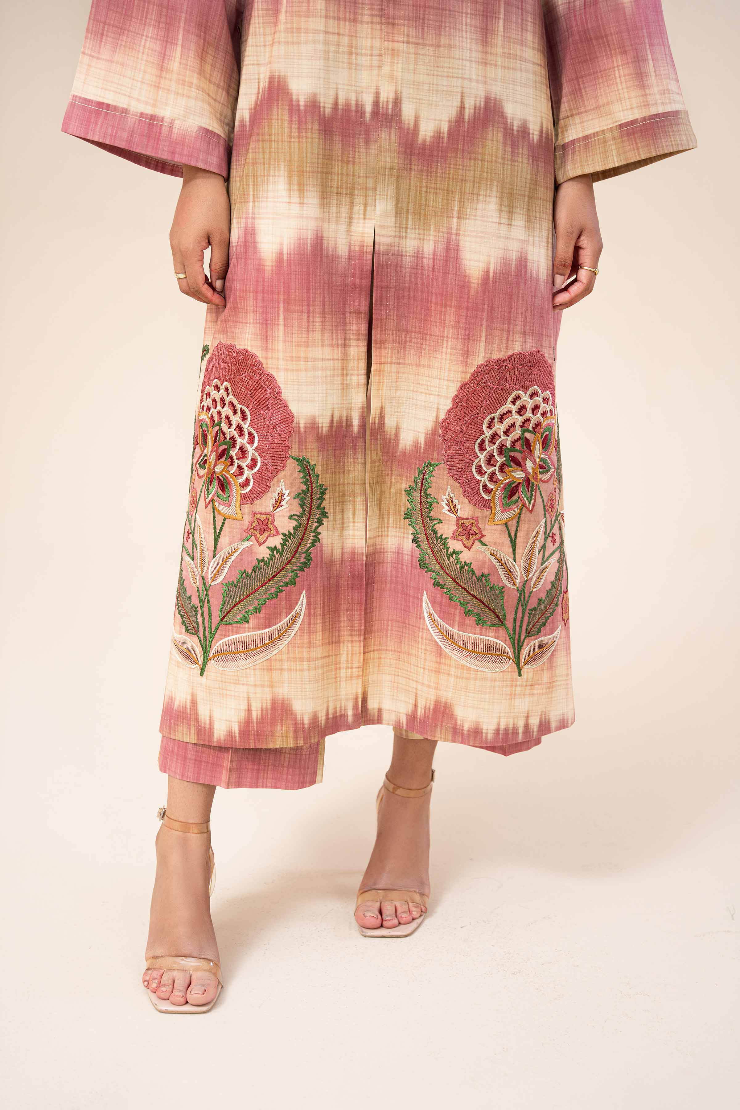2 Piece - Printed Embroidered Suit - 42402083