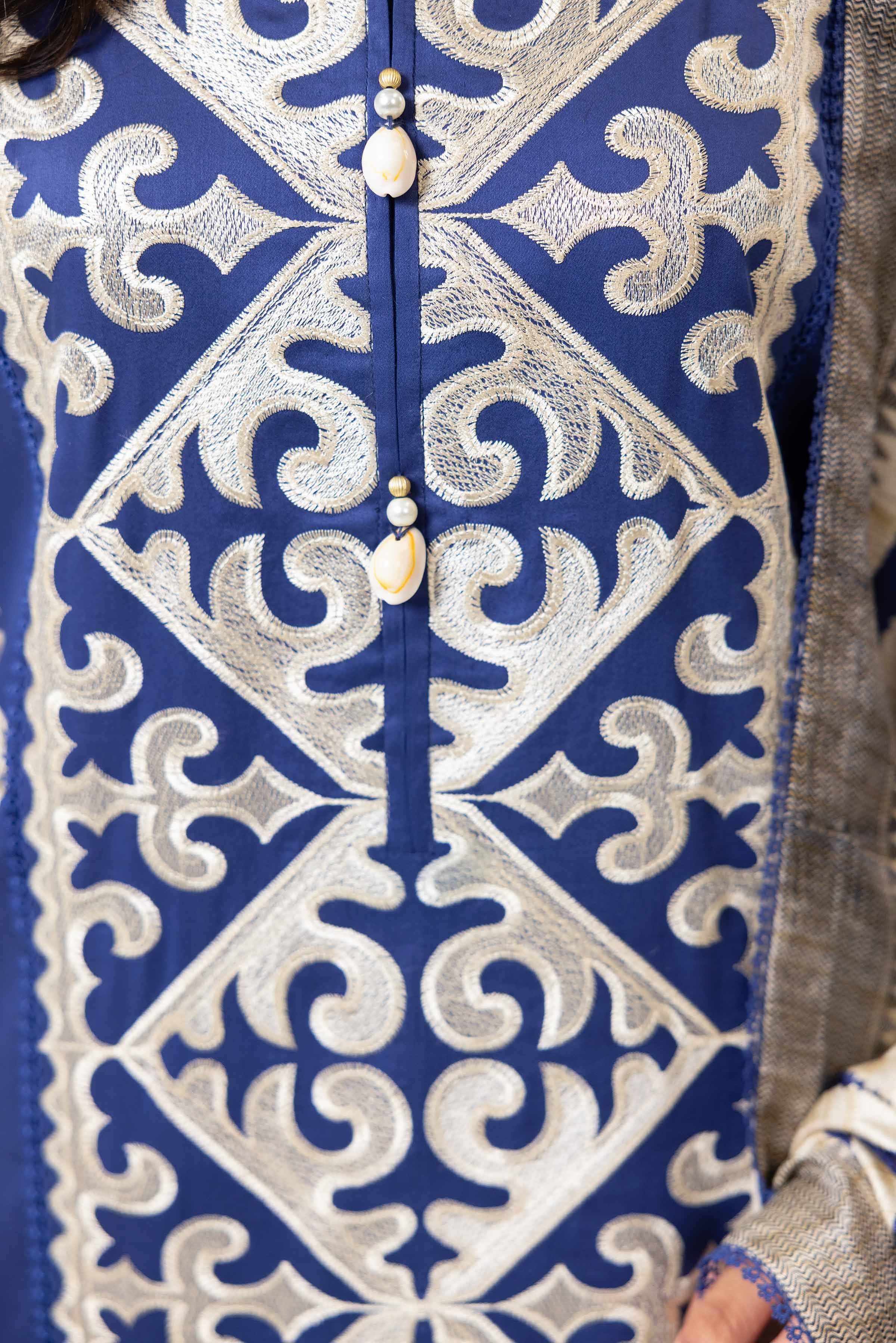 3 Piece - Embroidered Suit - 42402175