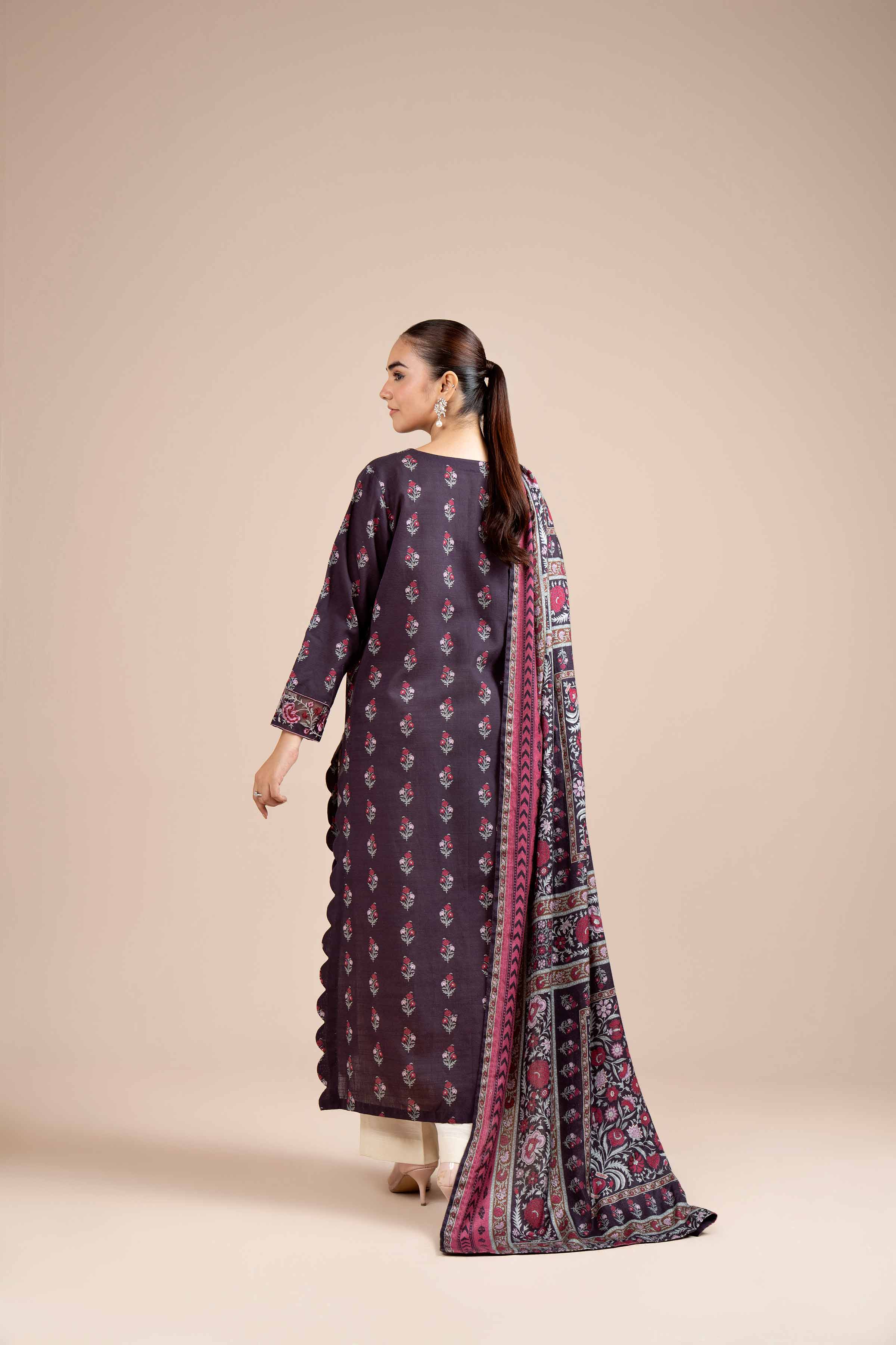 2 Piece - Printed Embroidered Suit - 42404083