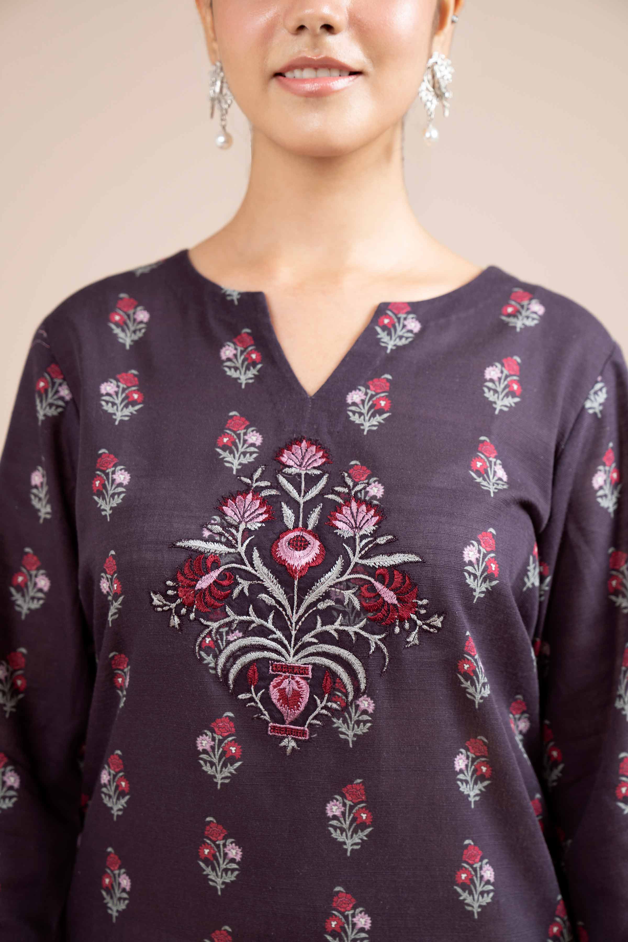 2 Piece - Printed Embroidered Suit - 42404083