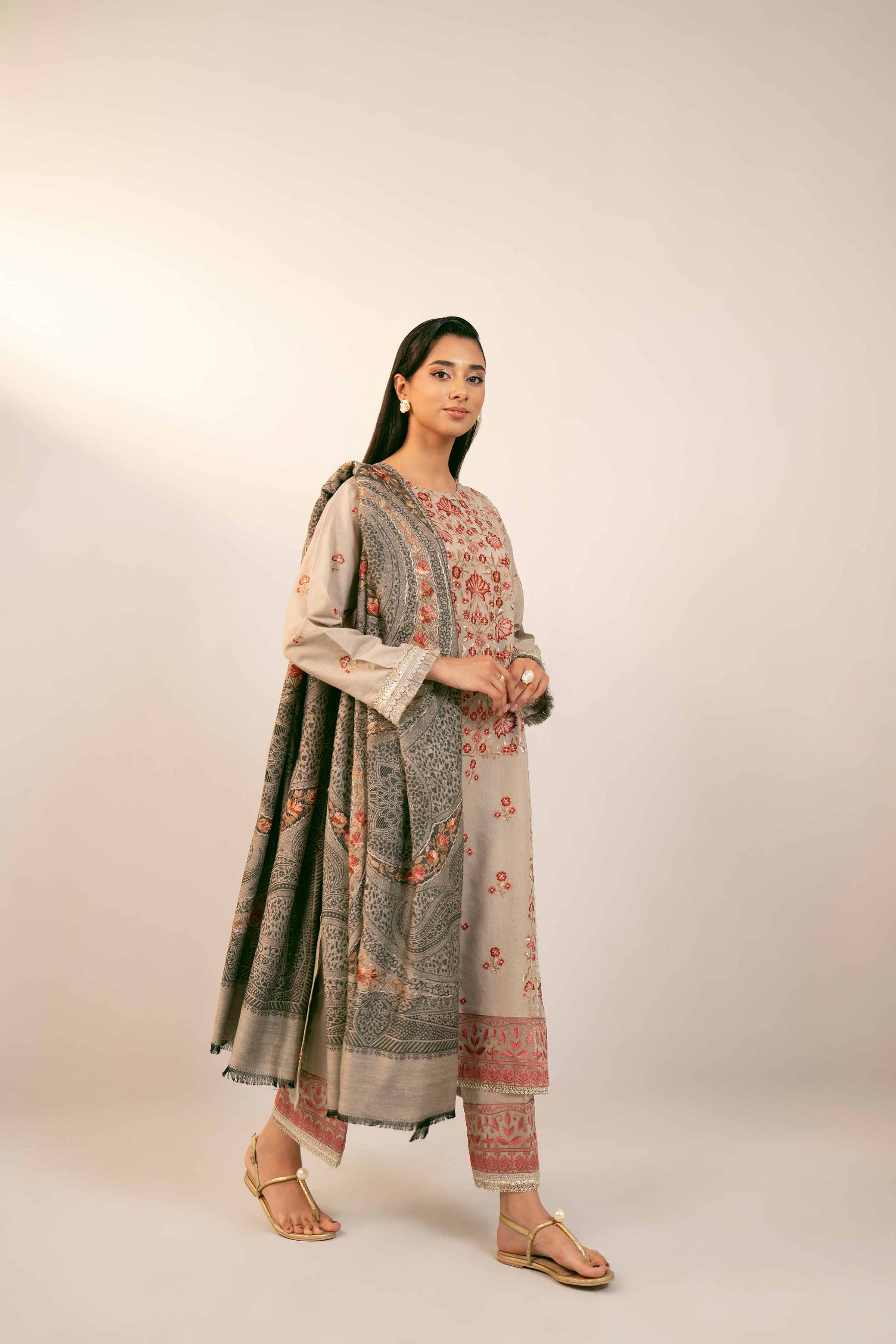 3 Piece - Embroidered Suit - 42404381