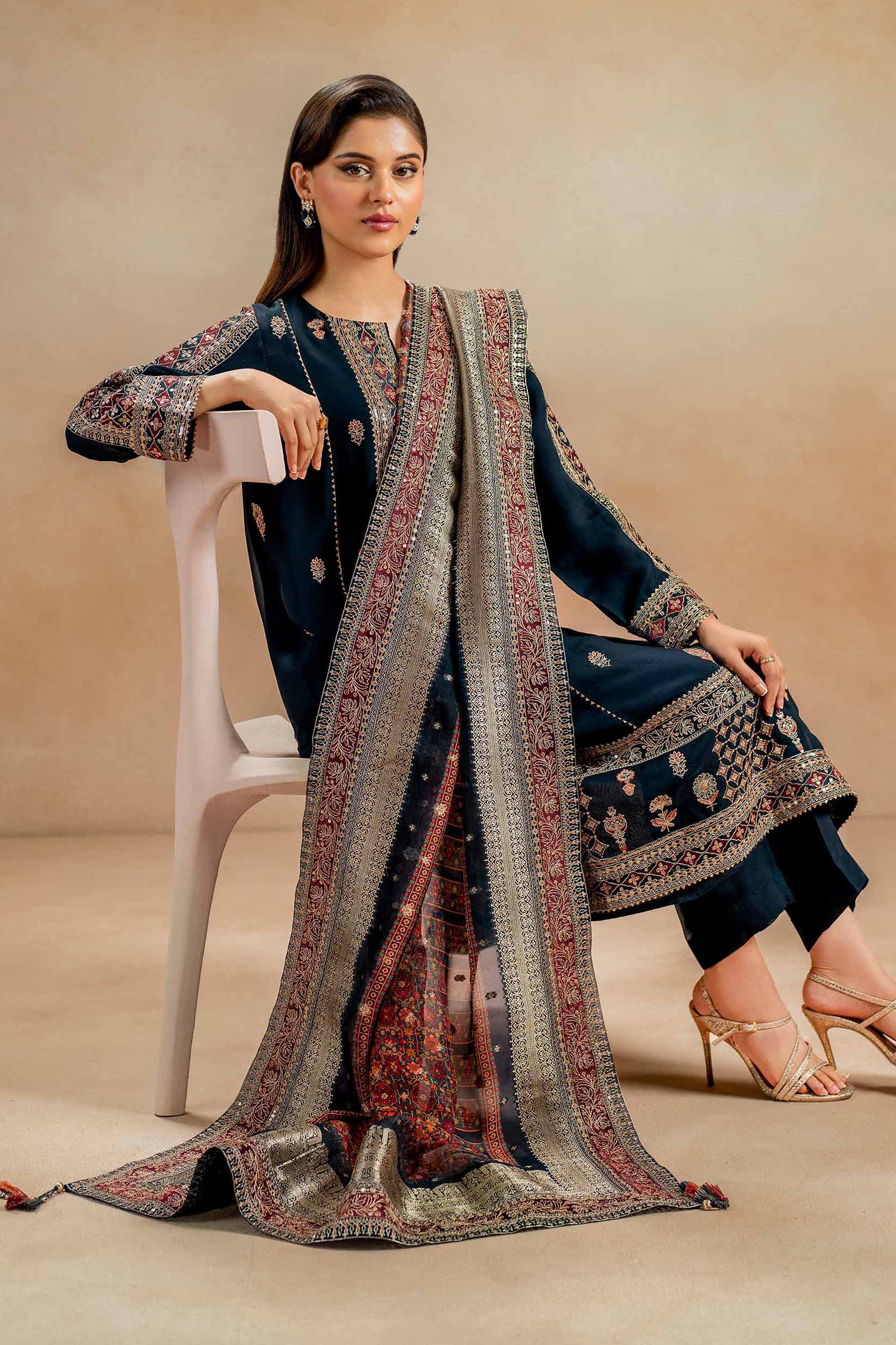 3 Piece - Embroidered Suit - 42411507