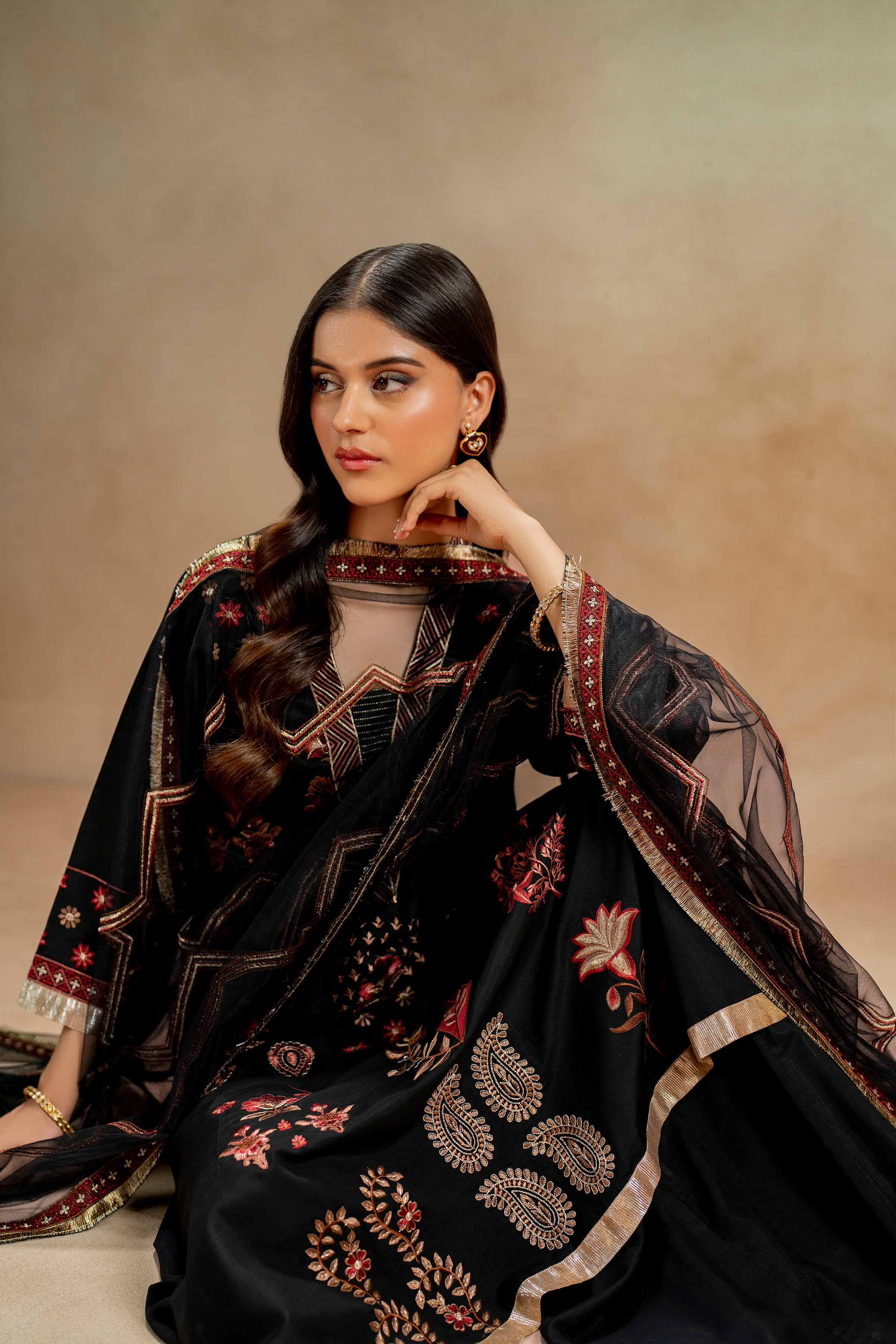 3 Piece - Embroidered Suit - 42418701