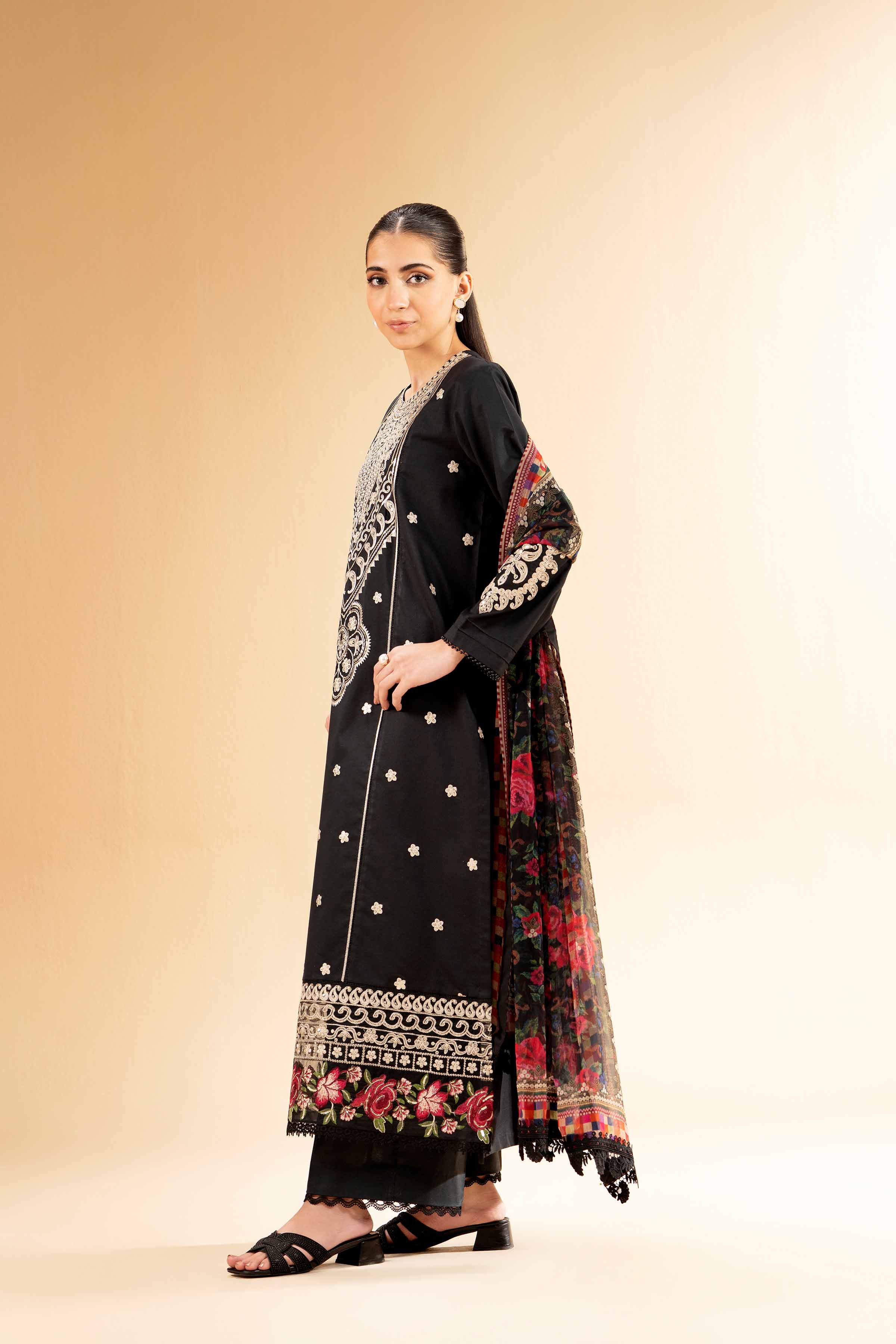 3 Piece - Embroidered Suit - 42501379