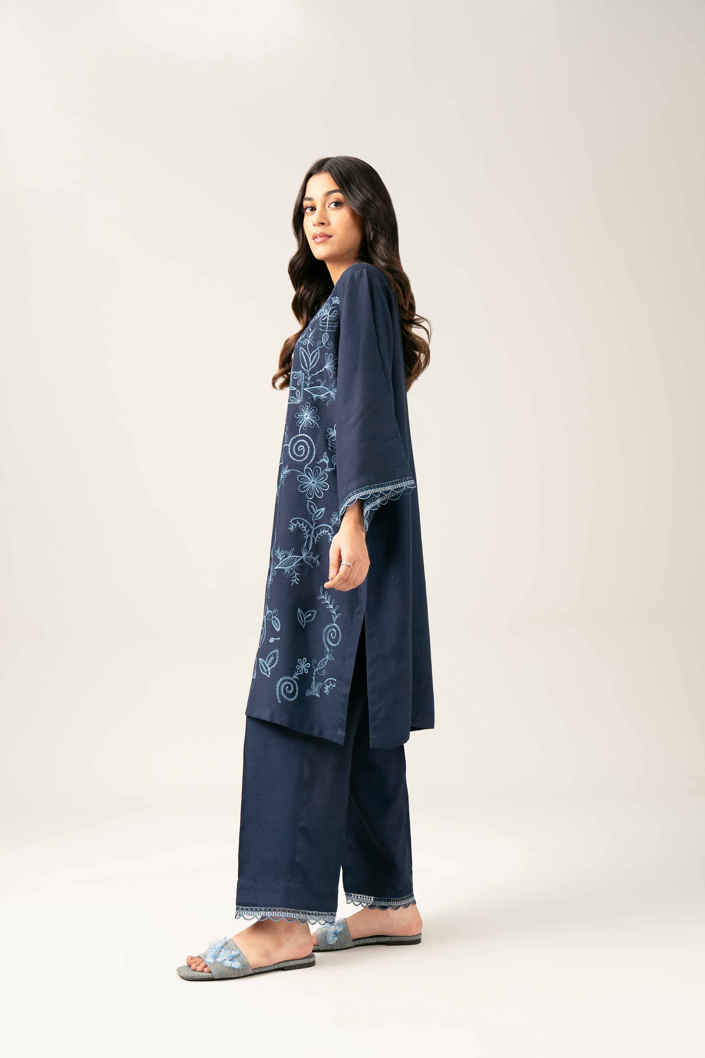 2 Piece - Embroidered Suit - FE25-39