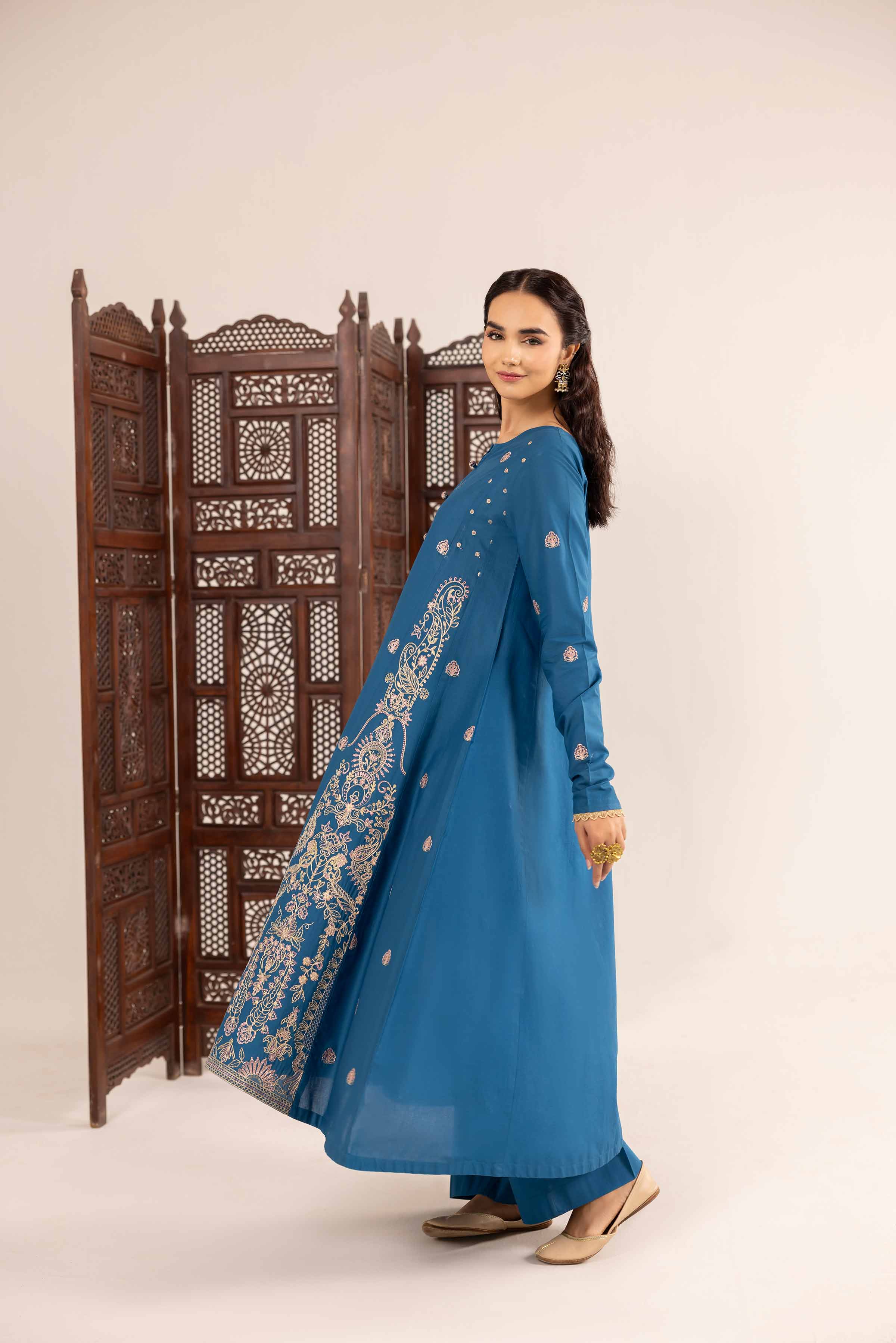 2 Piece - Embroidered Suit - PE25-144