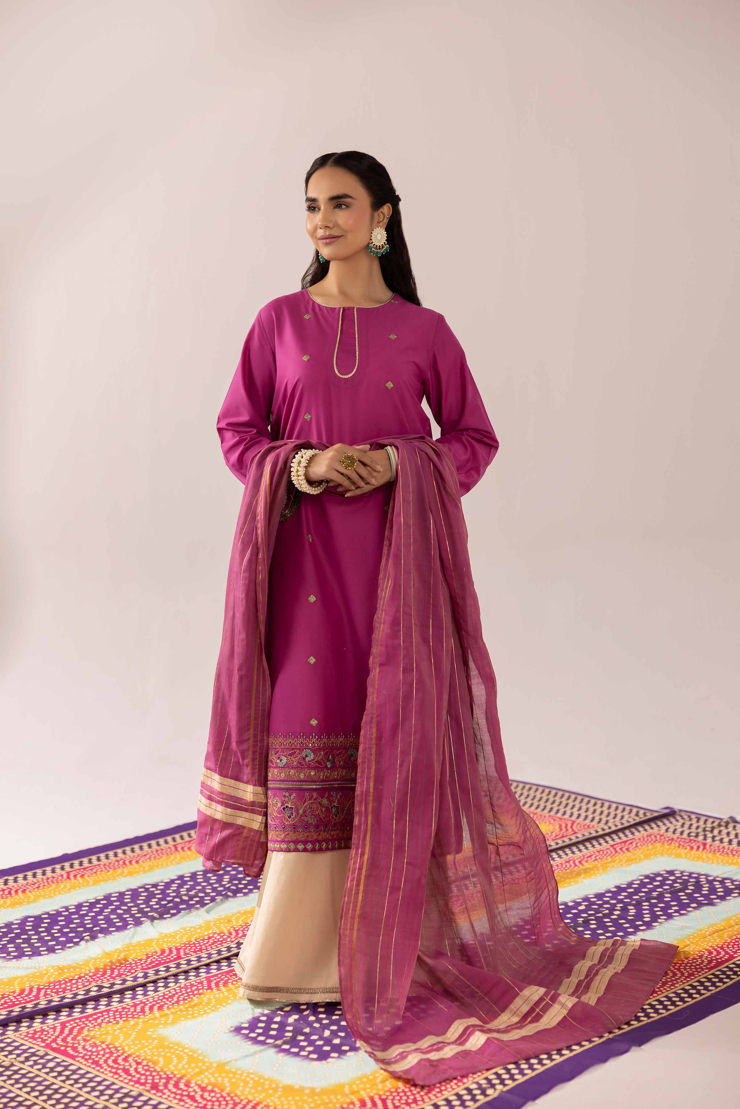 2 Piece - Embroidered Suit - PE25-253