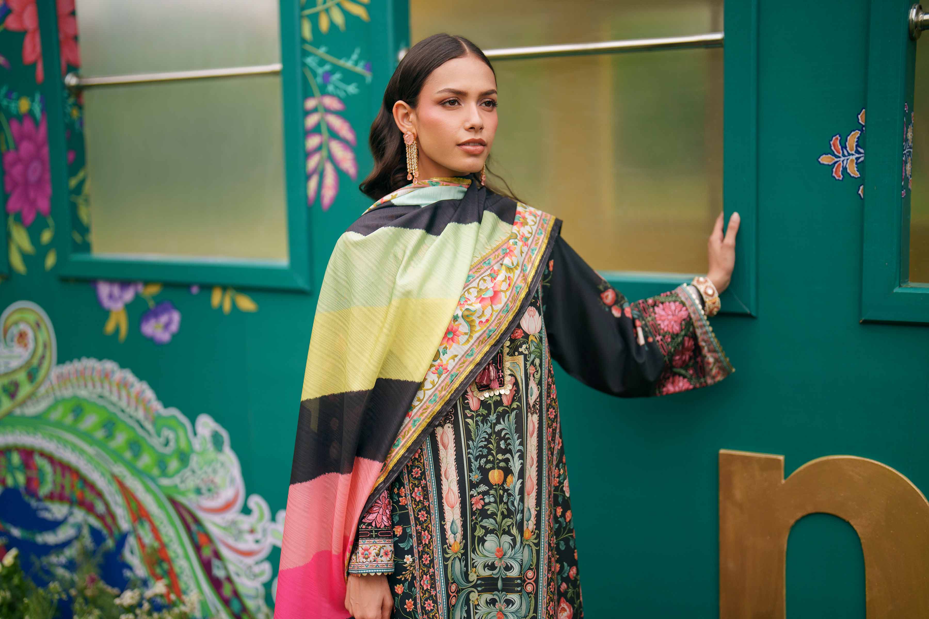 2 Piece - Embroidered Suit - PE26-133