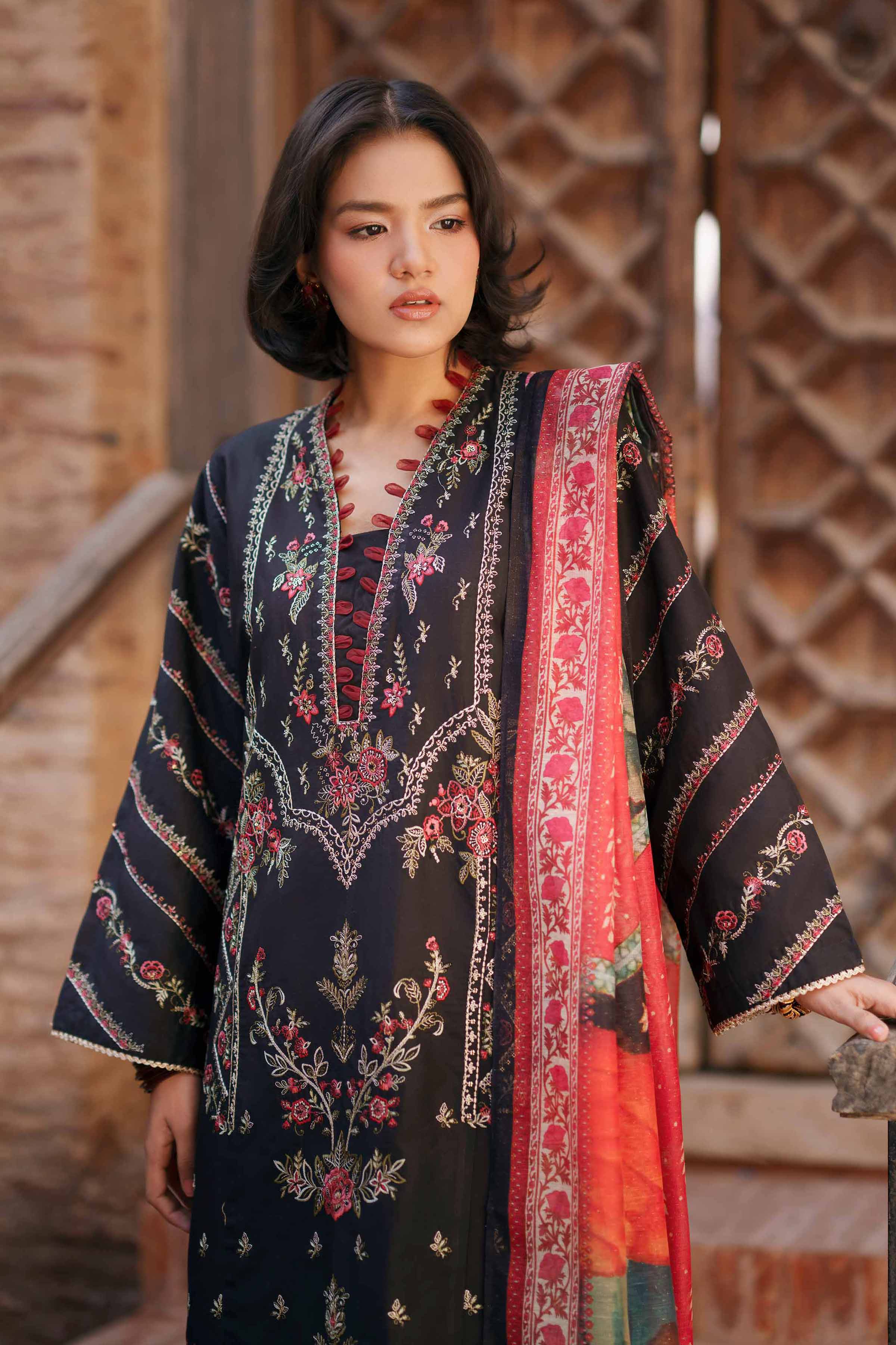 2 Piece - Embroidered Suit - PE26-144