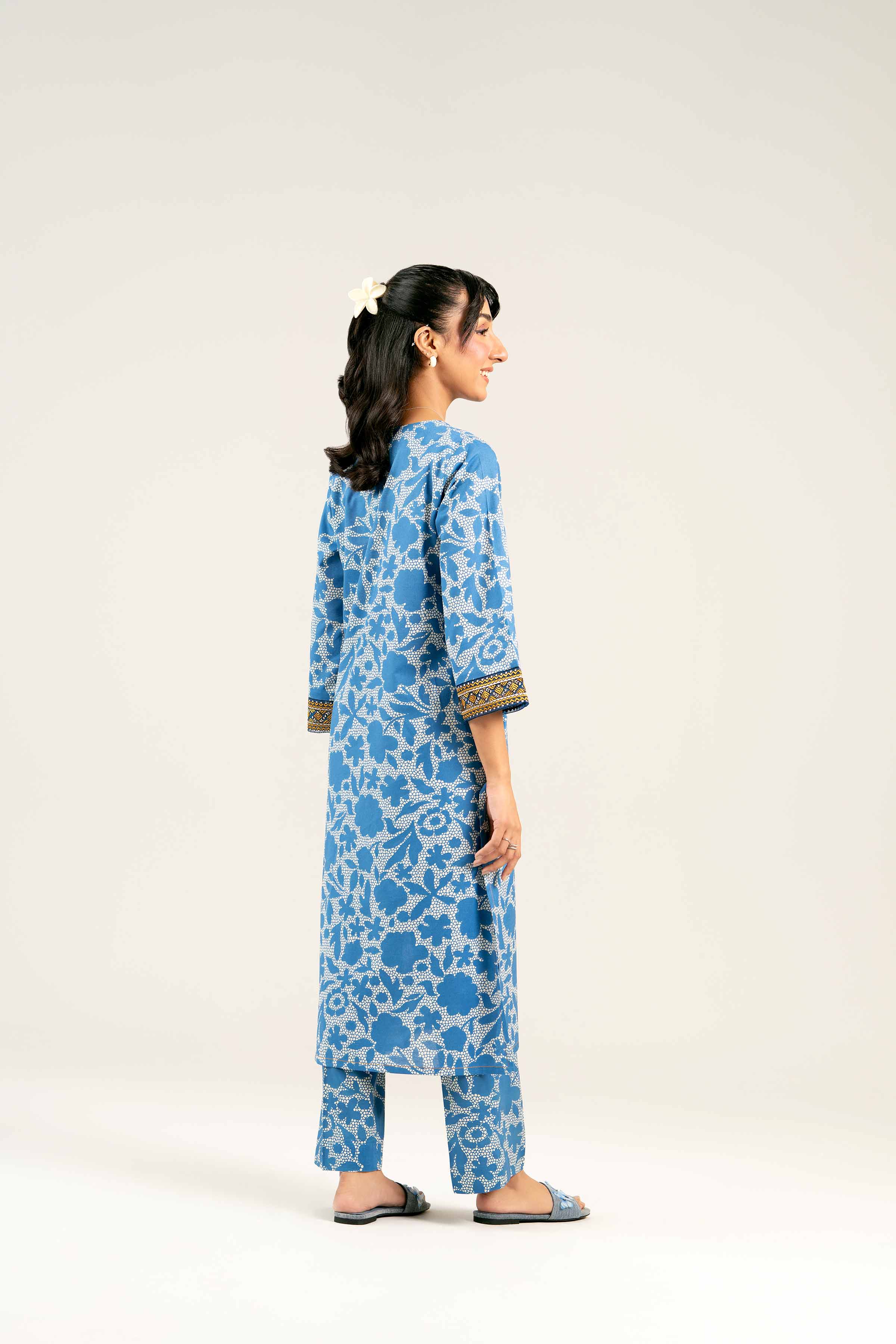 2 Piece - Printed Embroidered Suit - PS25-31