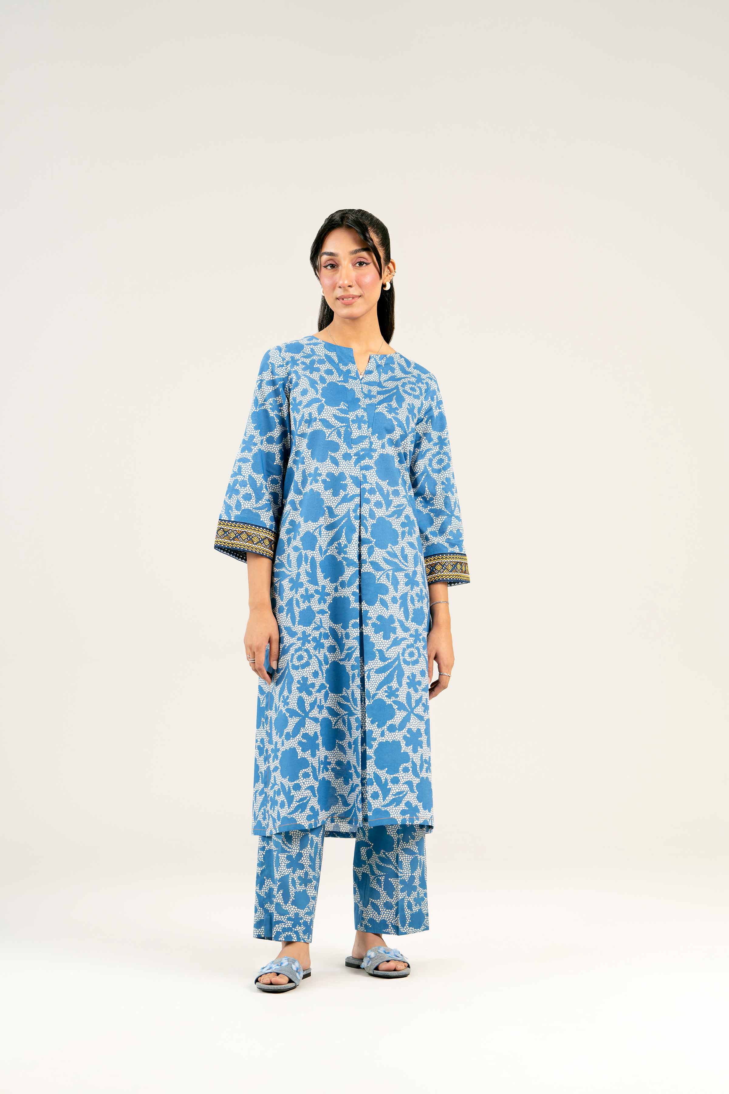 2 Piece - Printed Embroidered Suit - PS25-31