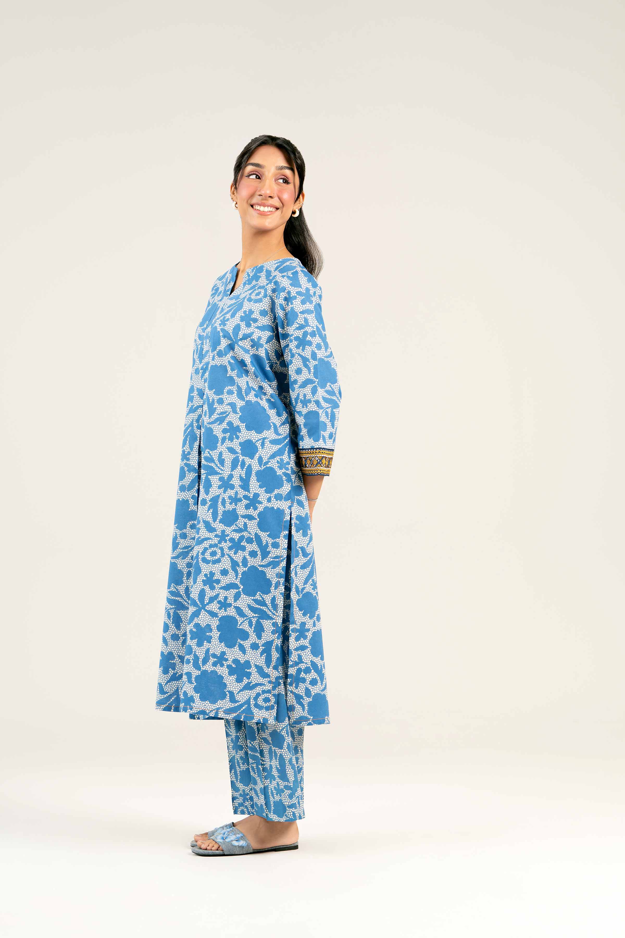 2 Piece - Printed Embroidered Suit - PS25-31