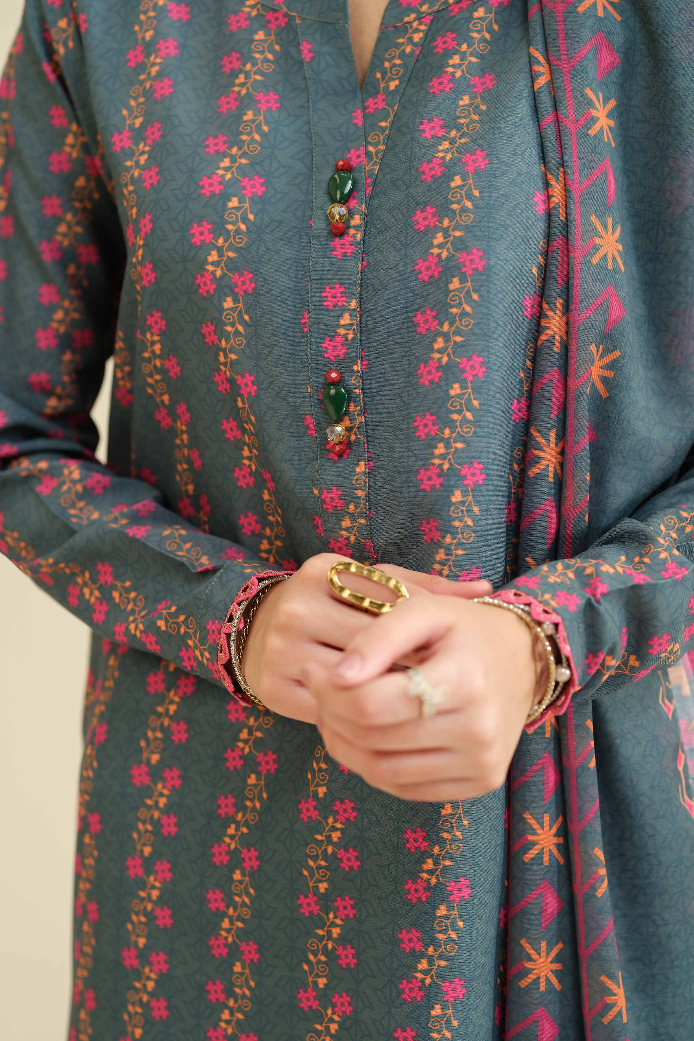Buy Green Printed Lawn 3-piece ready to wear Suit Buy Green Printed Lawn 3-piece ready to wear Suit