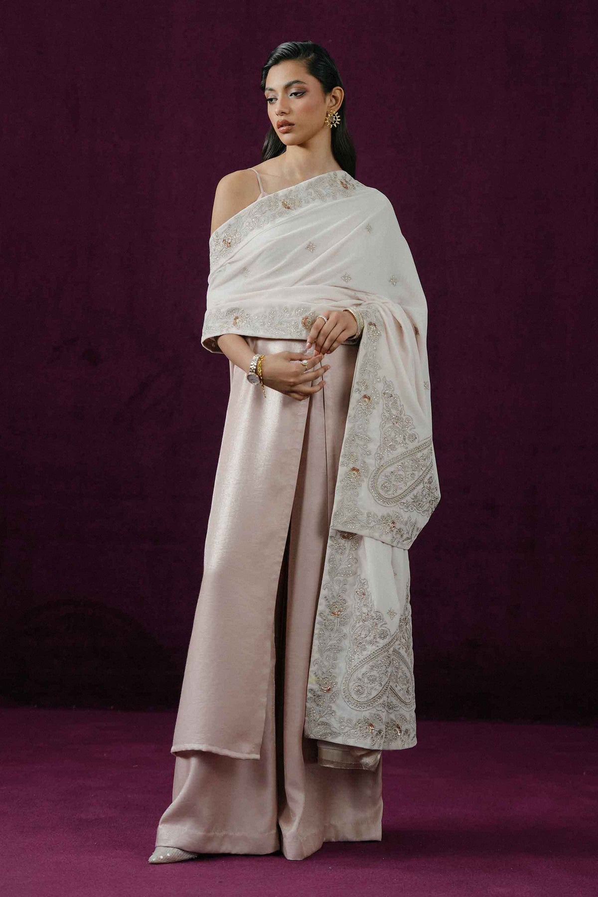 EMBROIDERED SHAWL - ST1PE-BOUT26WV1-23 for Women - Boutique Collection | Nishat | Shop Online 