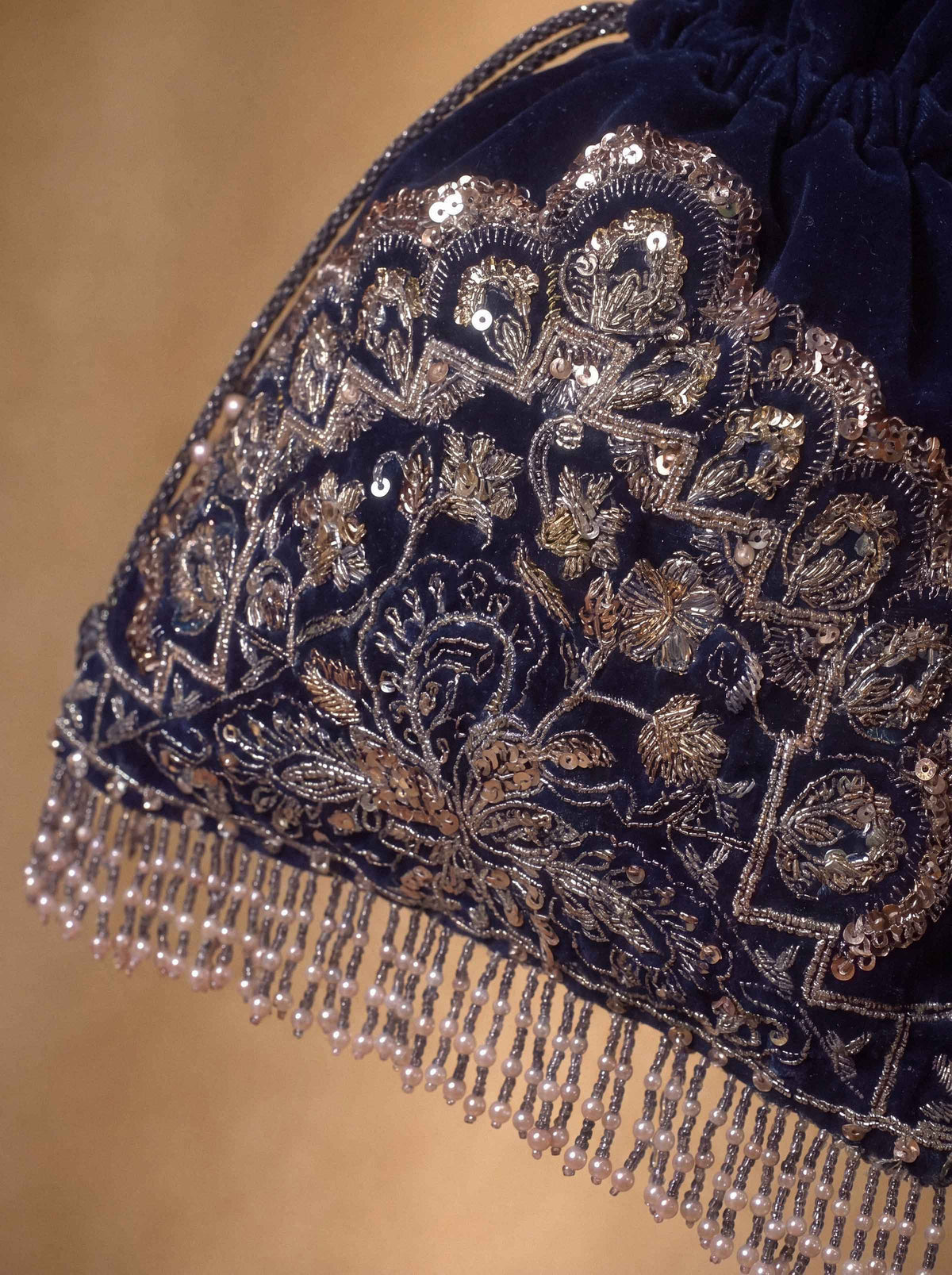 EMBROIDERED POUCH - ST1PE-BOUT26WV1-6 for Women - Boutique Collection | Nishat | Shop Online 