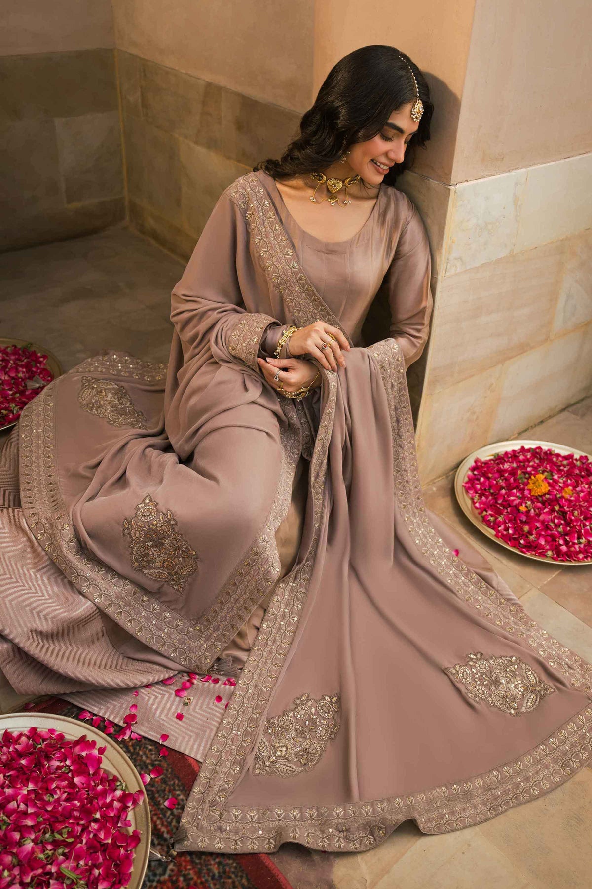 Embroidered Shawl - ST1SE-LUXE26WV1-4  for Women - Pret Collection | Nishat | Shop Online