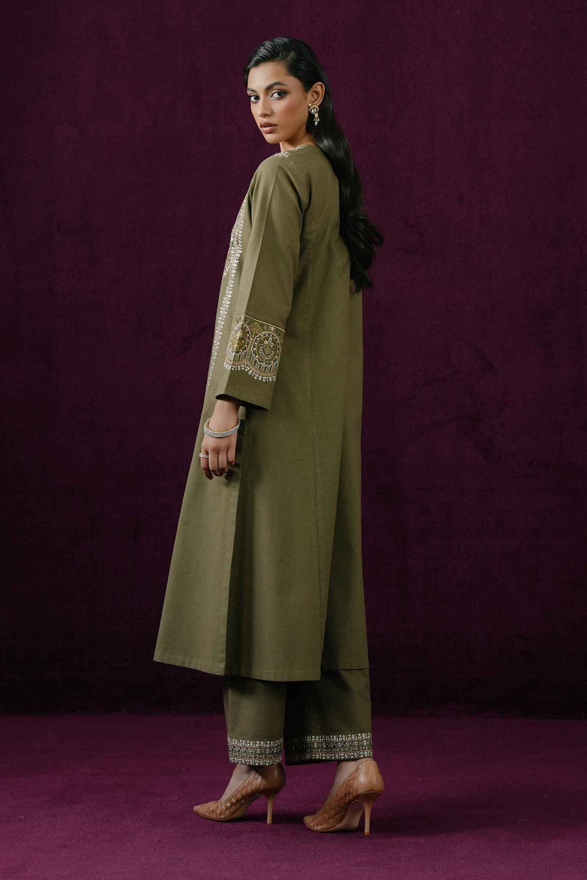 2 PIECE - EMBROIDERED SUIT - ST2PE-BOUT26WV2-22 for Women - Boutique Collection | Nishat | Shop Online 