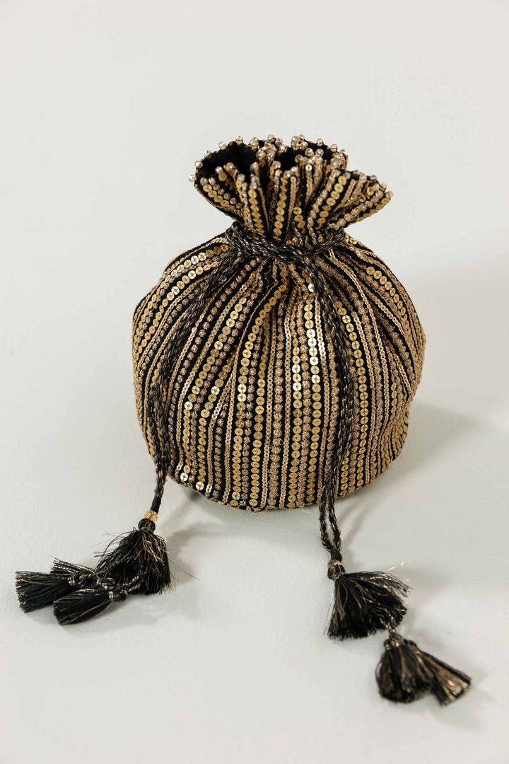 Embroidered Pouch - KFW25-151 for Women - Pret Collection | Nishat | Shop Online