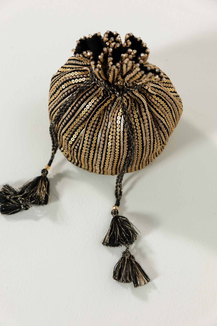 Embroidered Pouch - KFW25-151 for Women - Pret Collection | Nishat | Shop Online